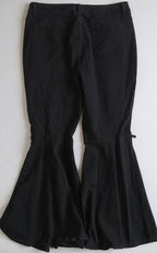 Jeans campana y blusa tallada