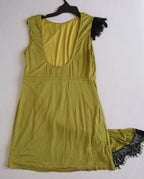Vestido corto  abierto de atrás