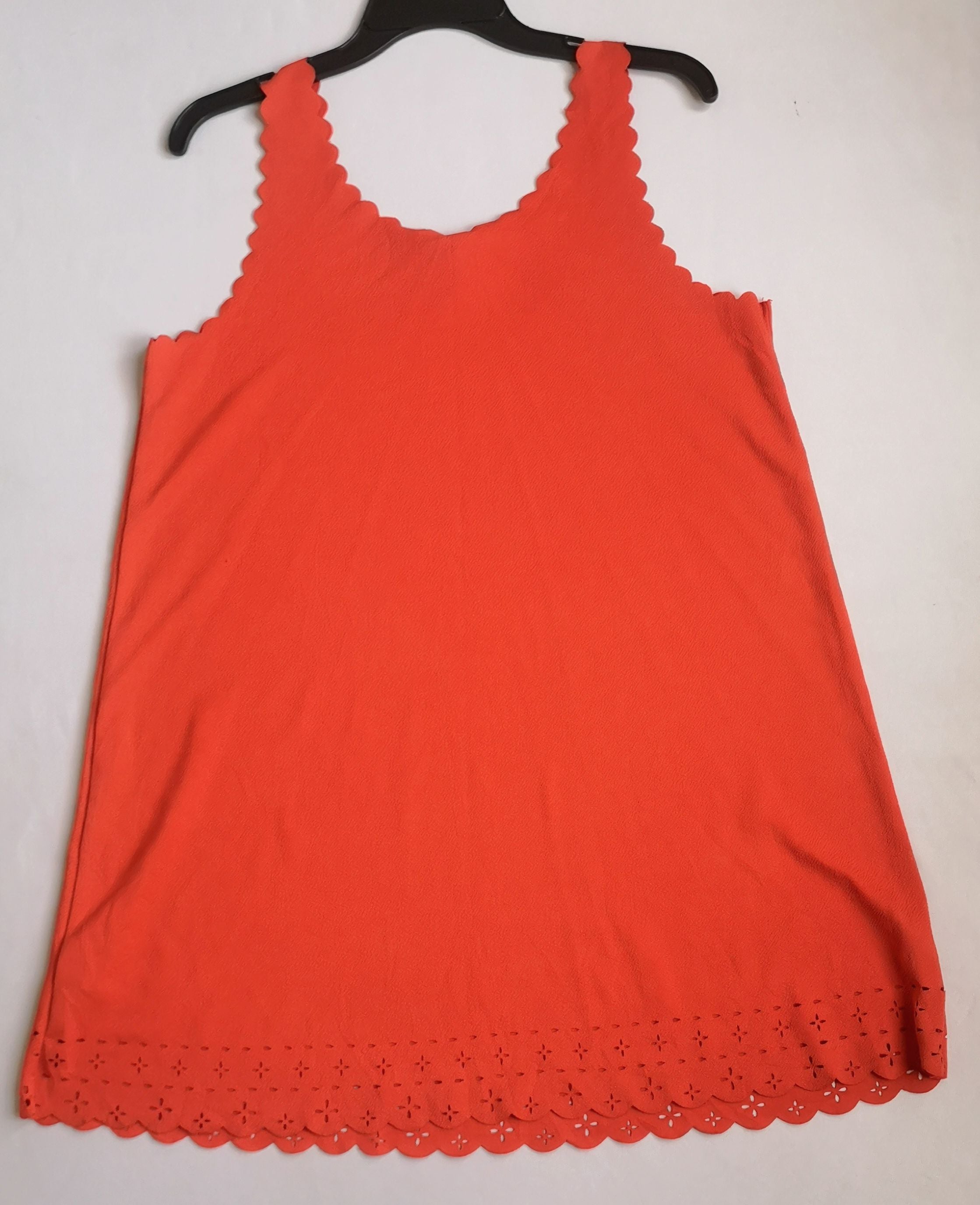 Chaqueta con zipper con vestido con adorno abajo