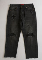 Suéter estilo over size y mom jeans