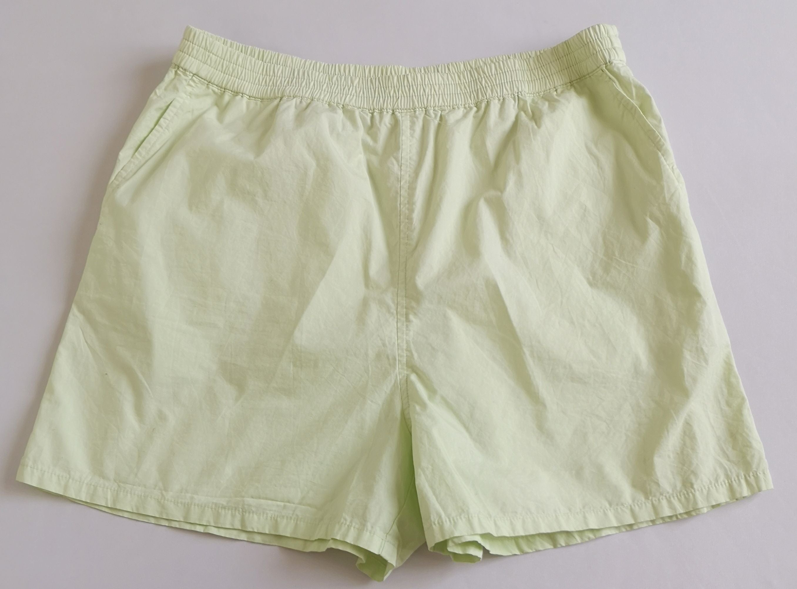 Short con bolsas a los lados y blusa