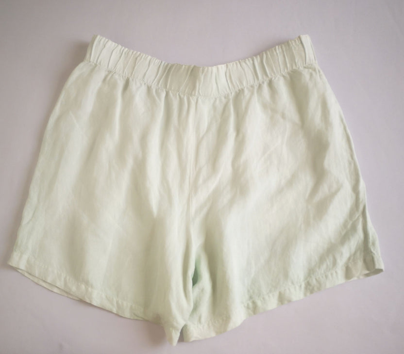 Blusa corta con nudo y short cintura alta ⚓
