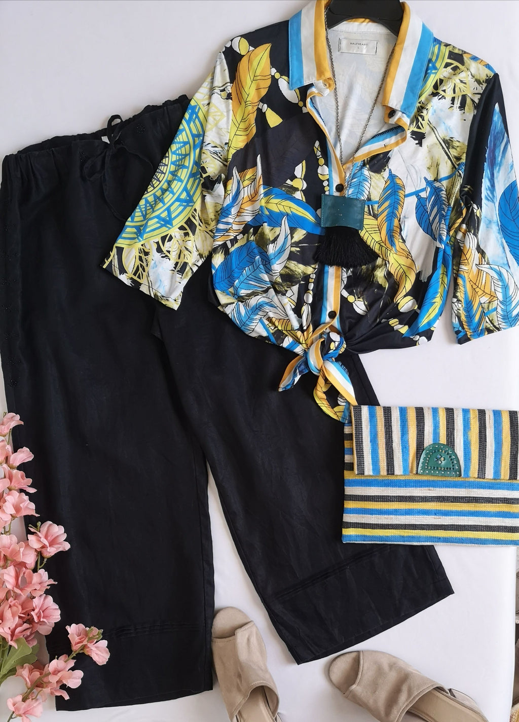 Pantalón de lino bordado y blusa 3/4
