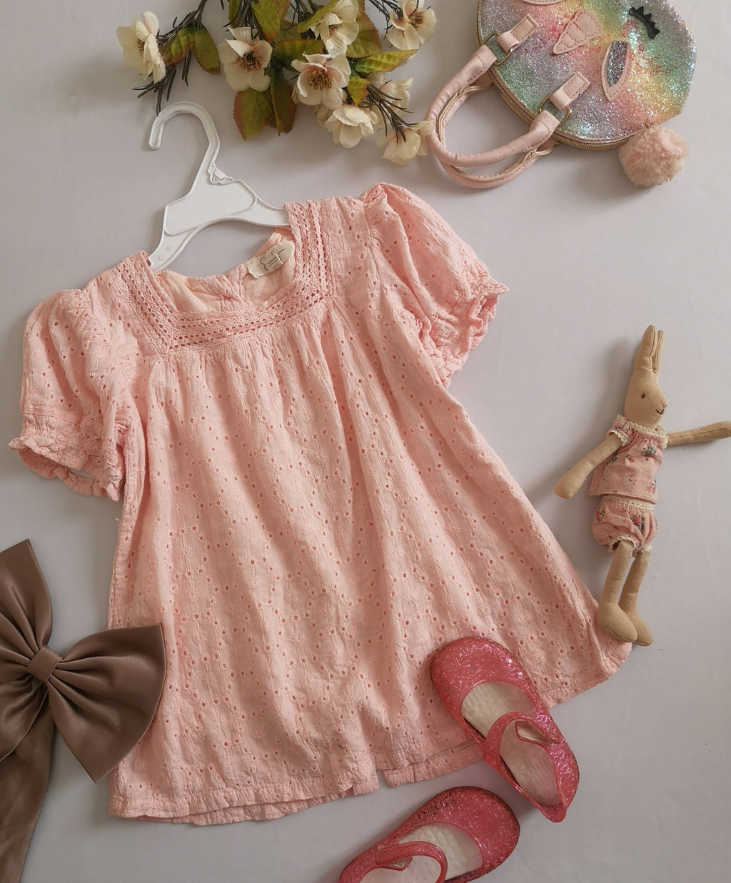 Blusa con botones atrás