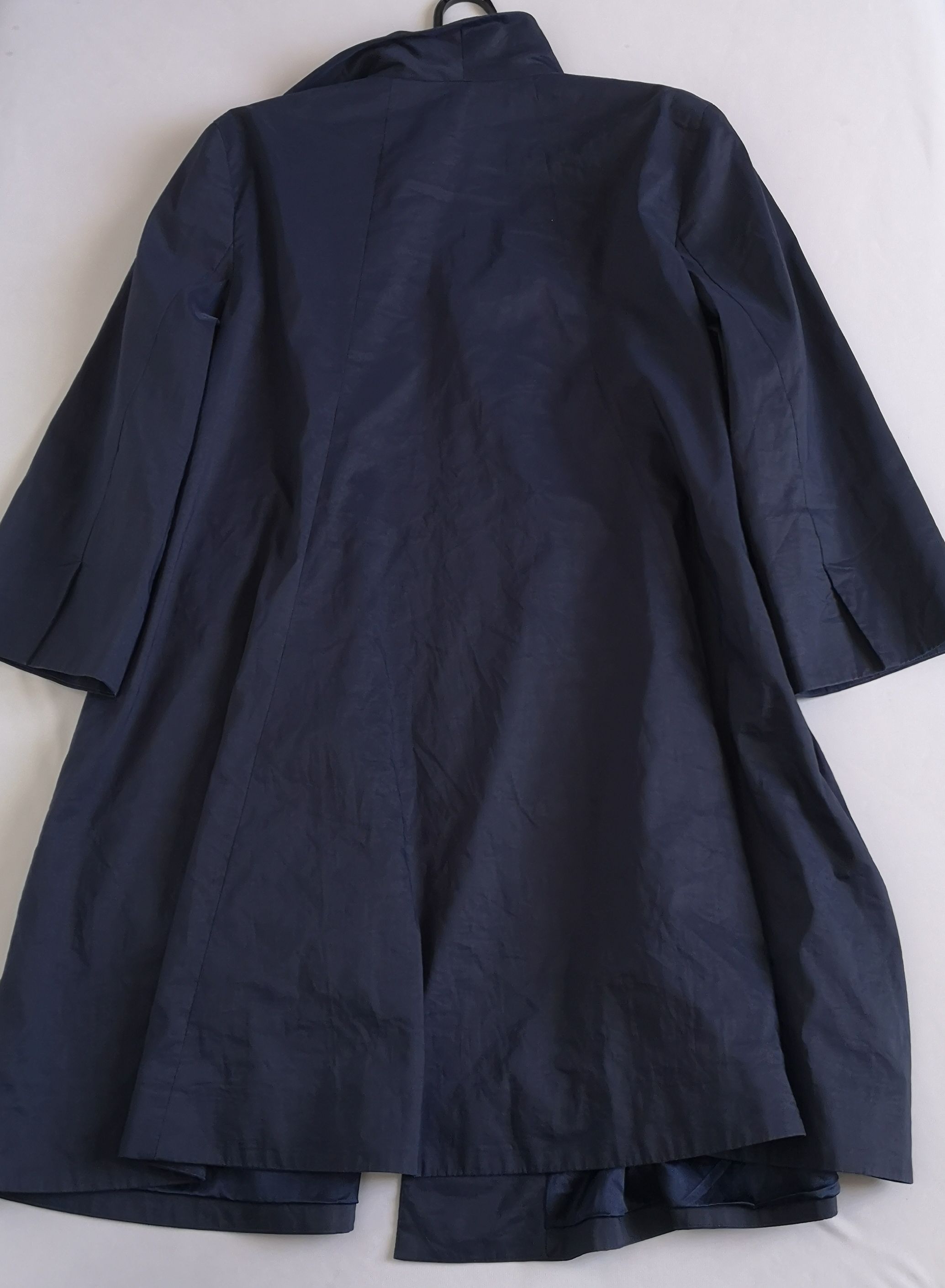 Gabardina mangas 3/4 tipo impermeable