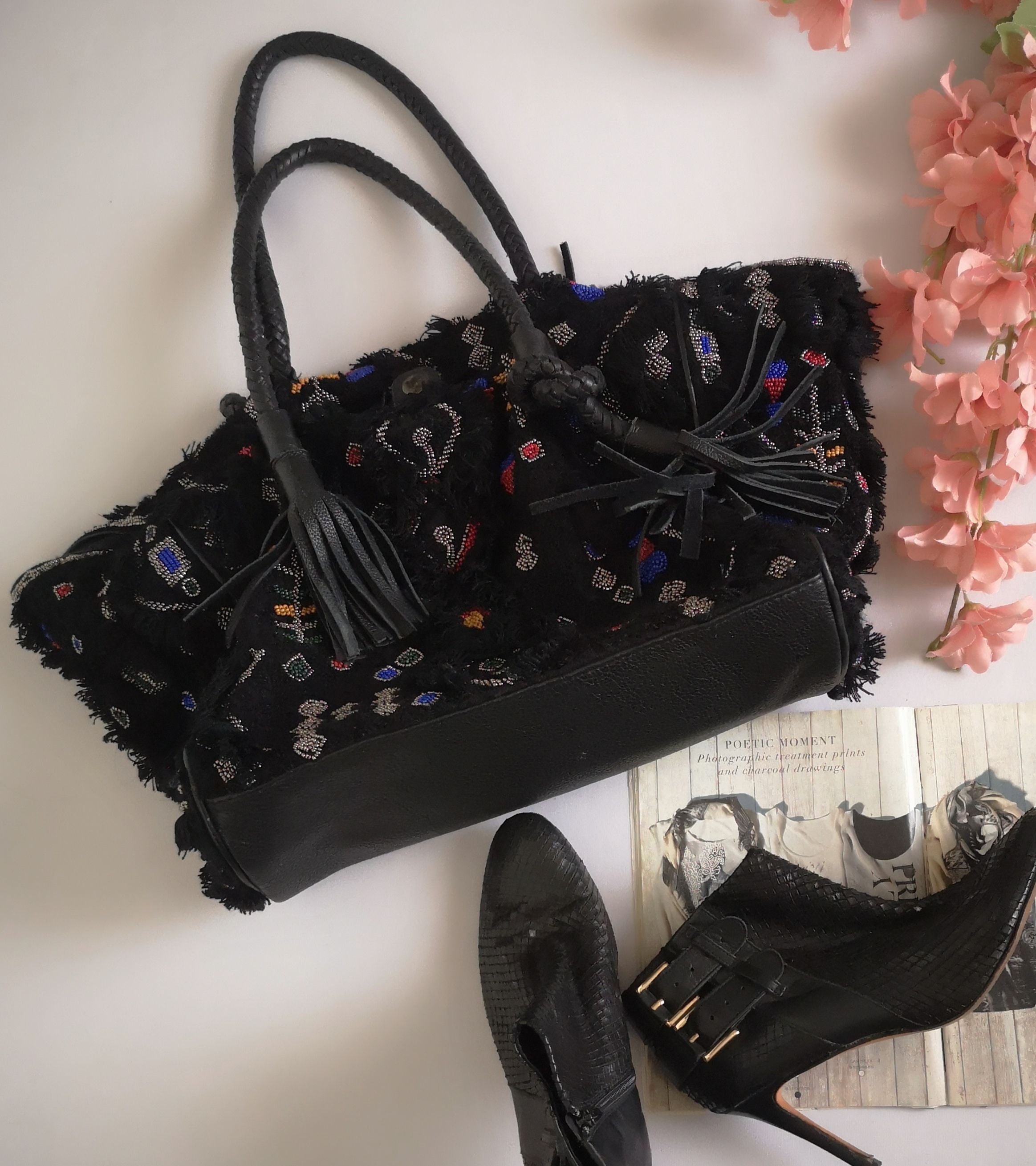 Cartera bordada grande