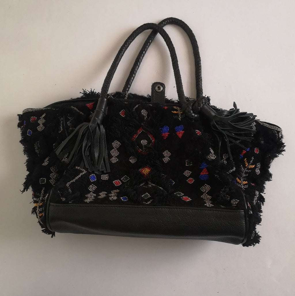 Cartera bordada grande