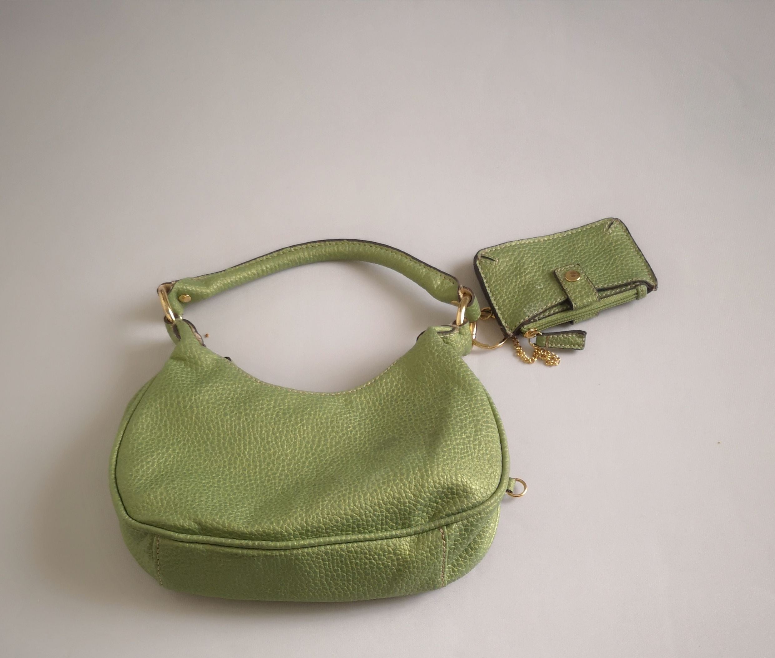 Cartera pequeña con monedero