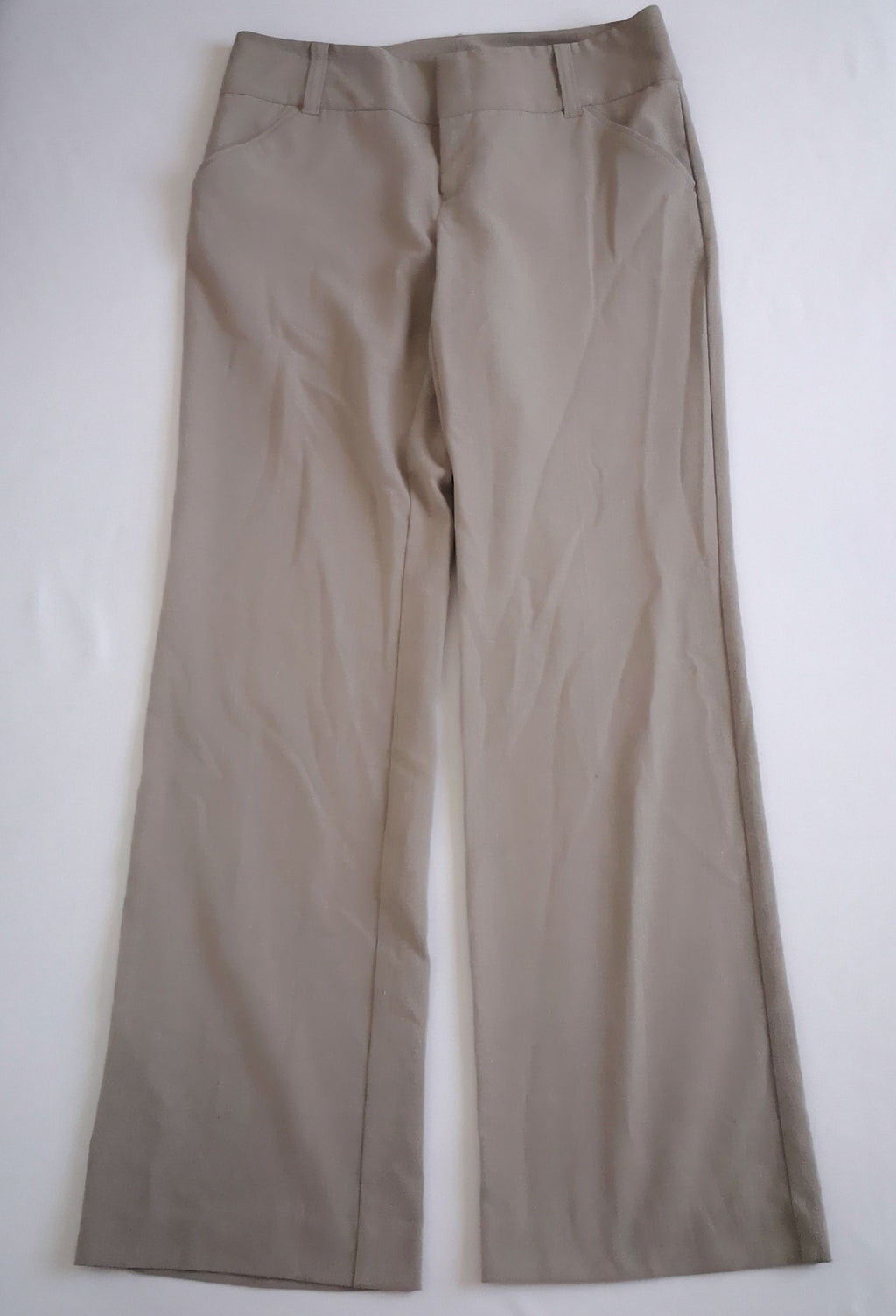 Pantalón corte recto y blusa manga larga