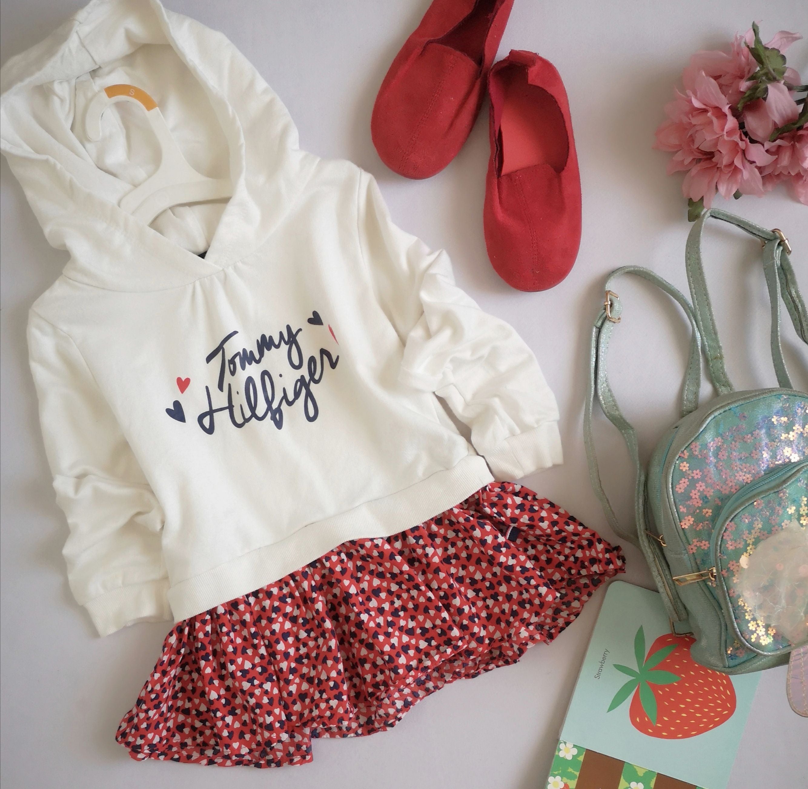 Vestido Tommy Hilfiger con gorro ❤️