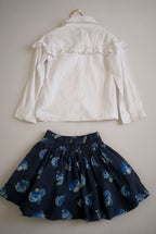 Blusa con olanes y falda bombacha