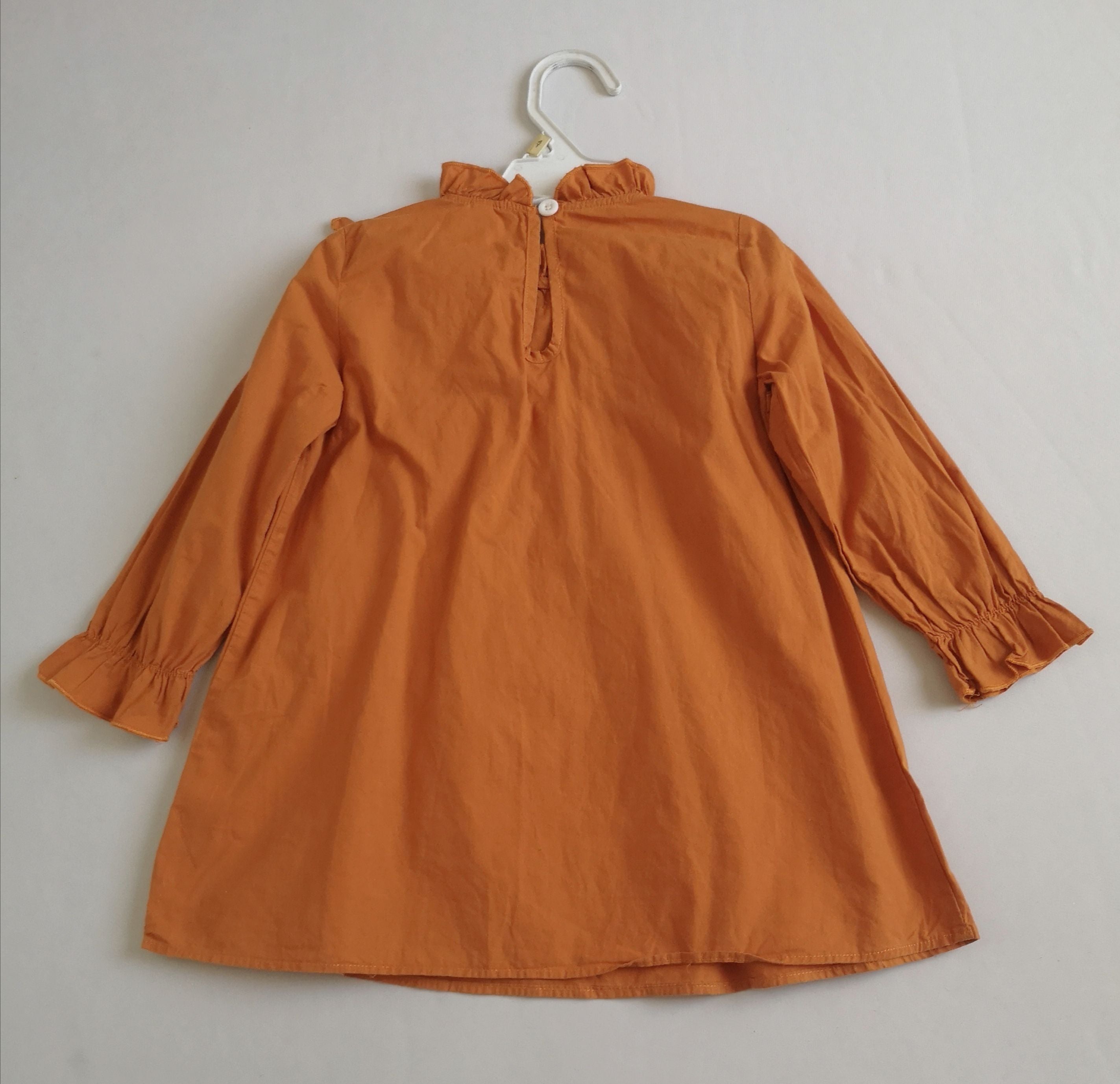 Vestido de algodón incluye ganchitos