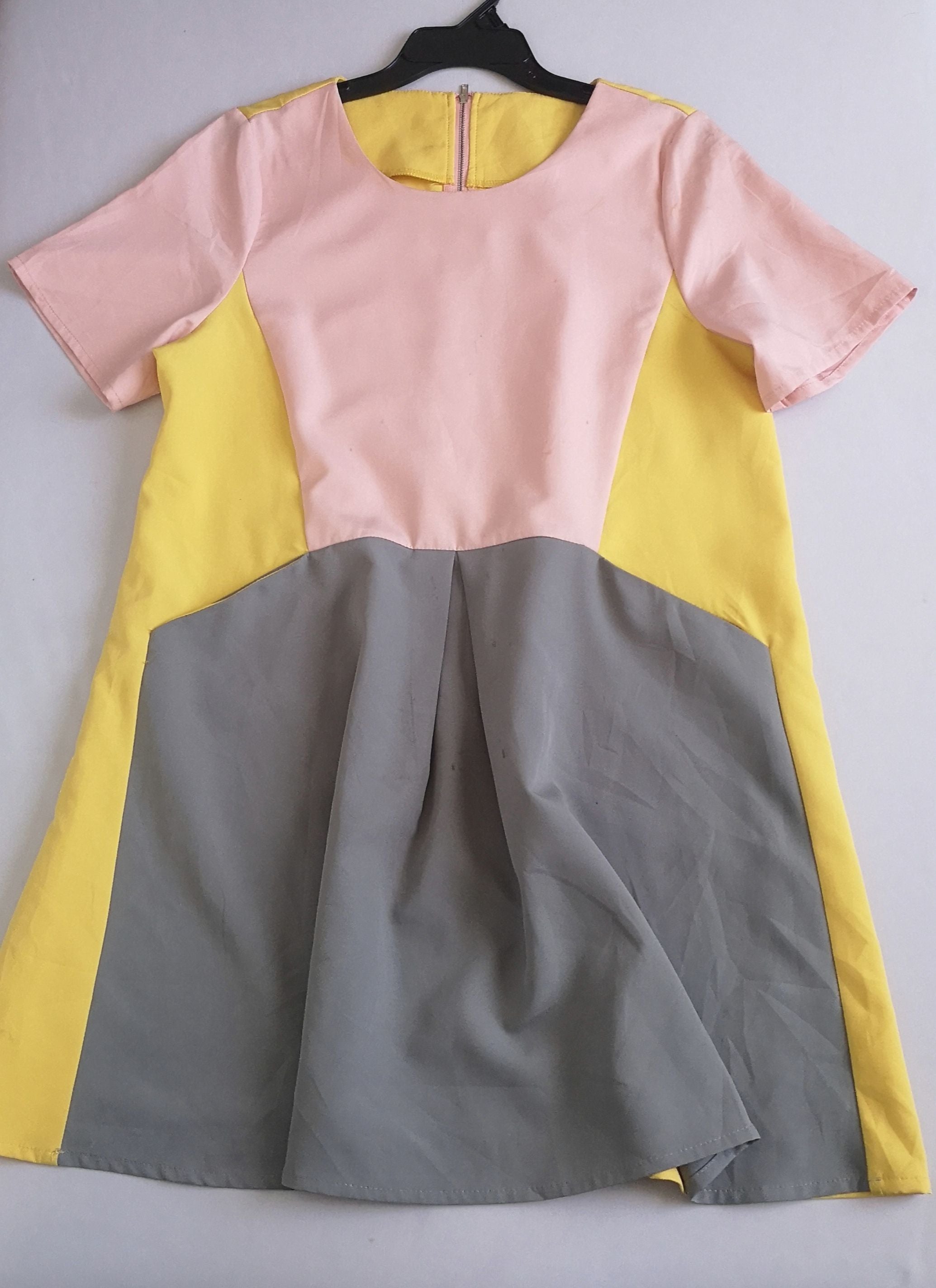 Vestido con bolsas adelante incluye cincho ❤️