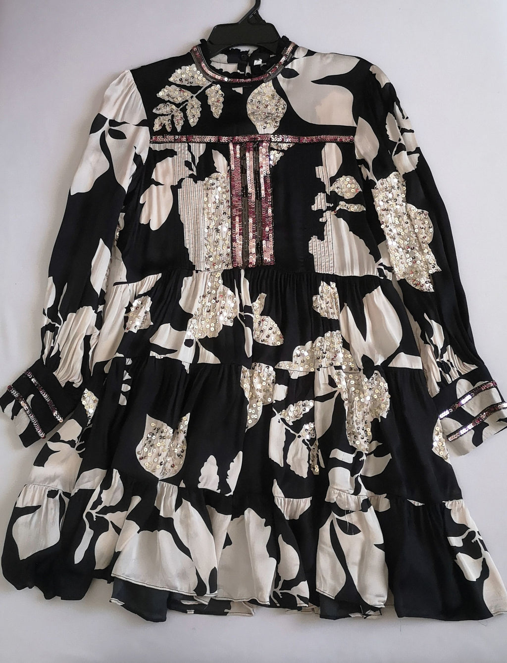 Vestido bordado incluye cincho