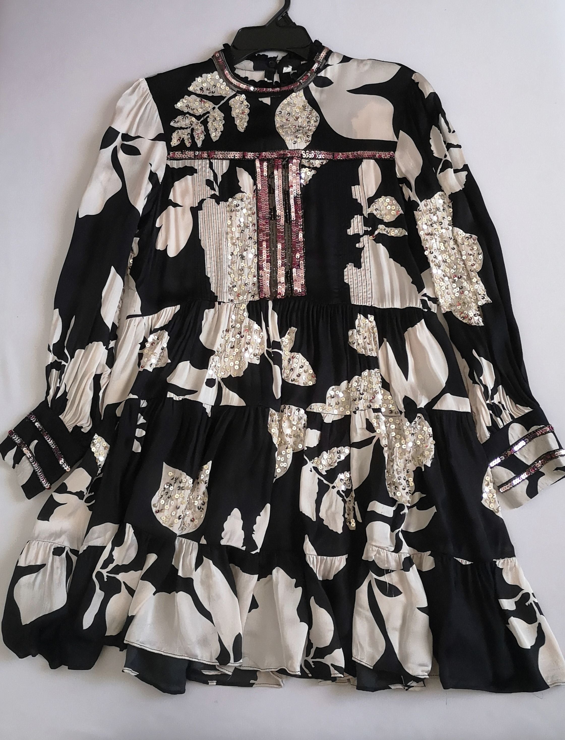 Vestido bordado incluye cincho