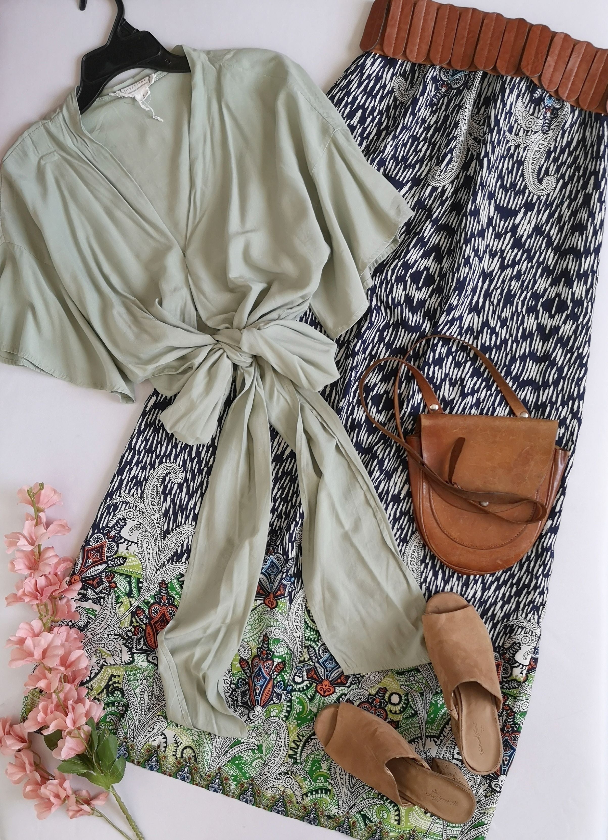 Blusa traslapada abierta y maxifalda ⚓