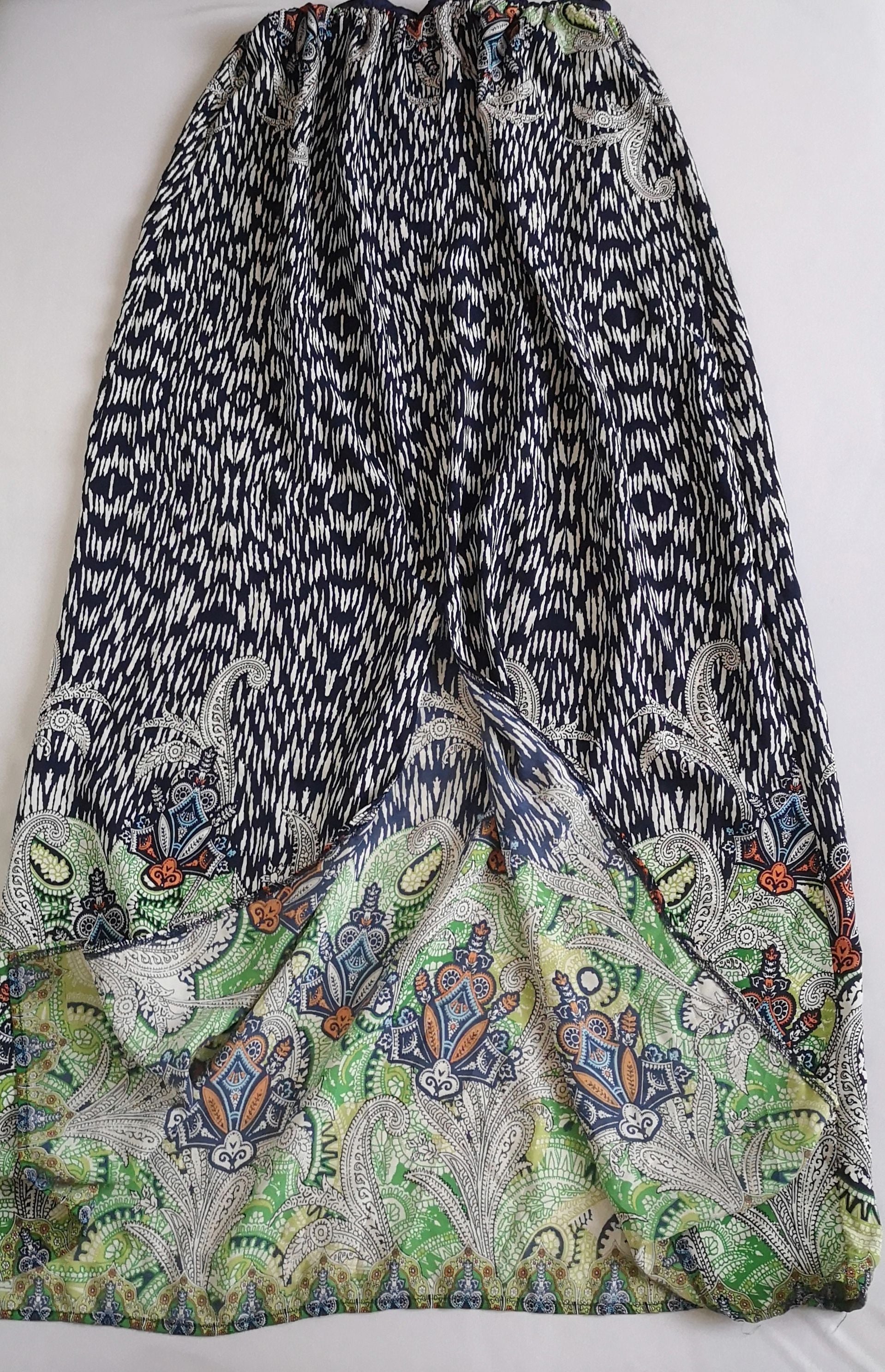 Blusa traslapada abierta y maxifalda ⚓