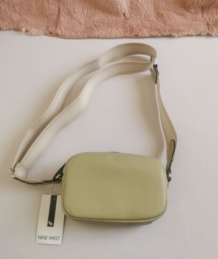 Cartera nine west