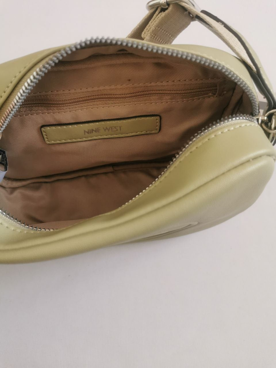 Cartera nine west