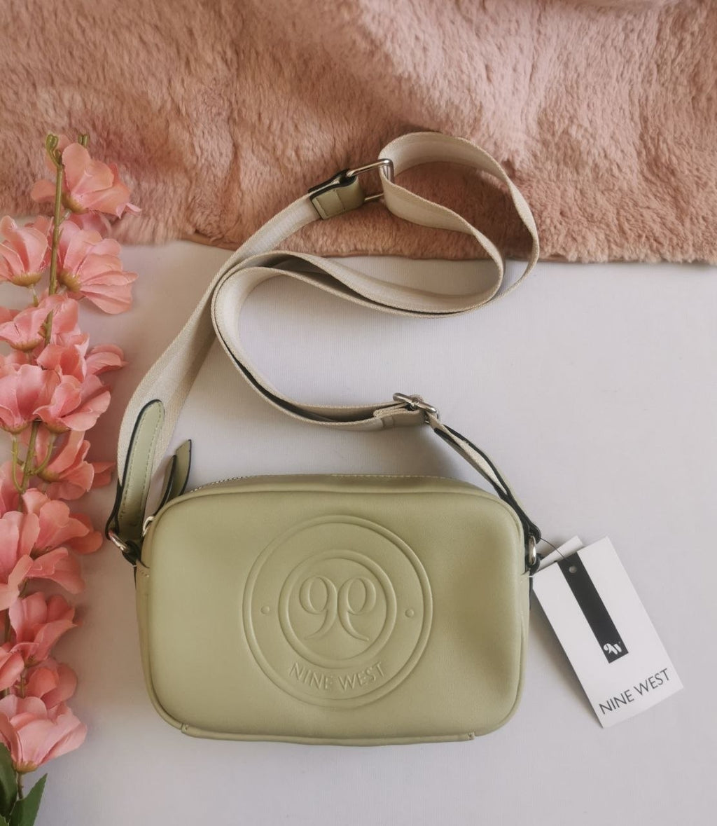 Cartera nine west