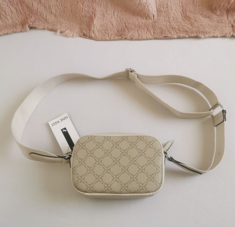 Cartera nine west