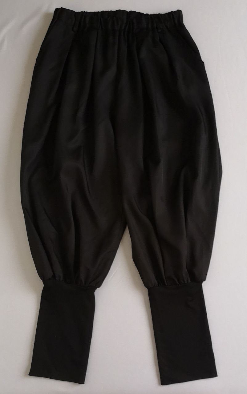 Pantalón bombacho con blusa tela suave