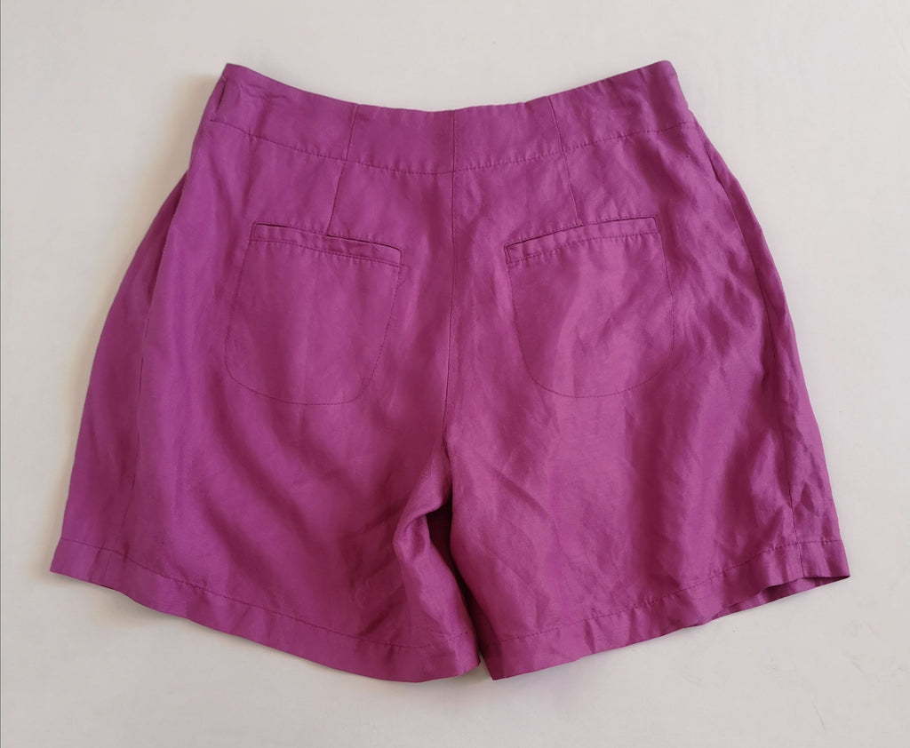 Blusa abierta de atrás con short de lino
