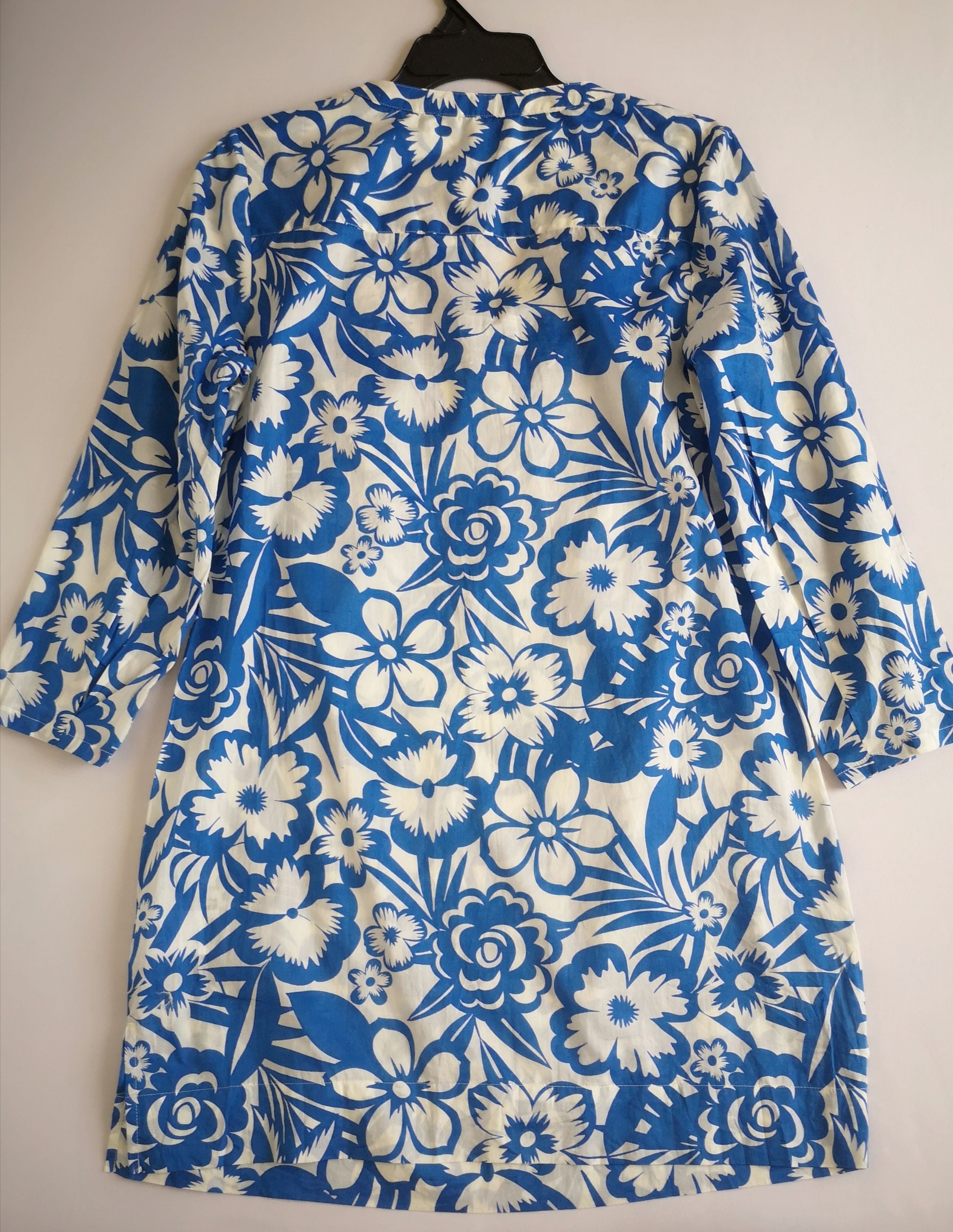 Vestido corto de algodón incluye cincho