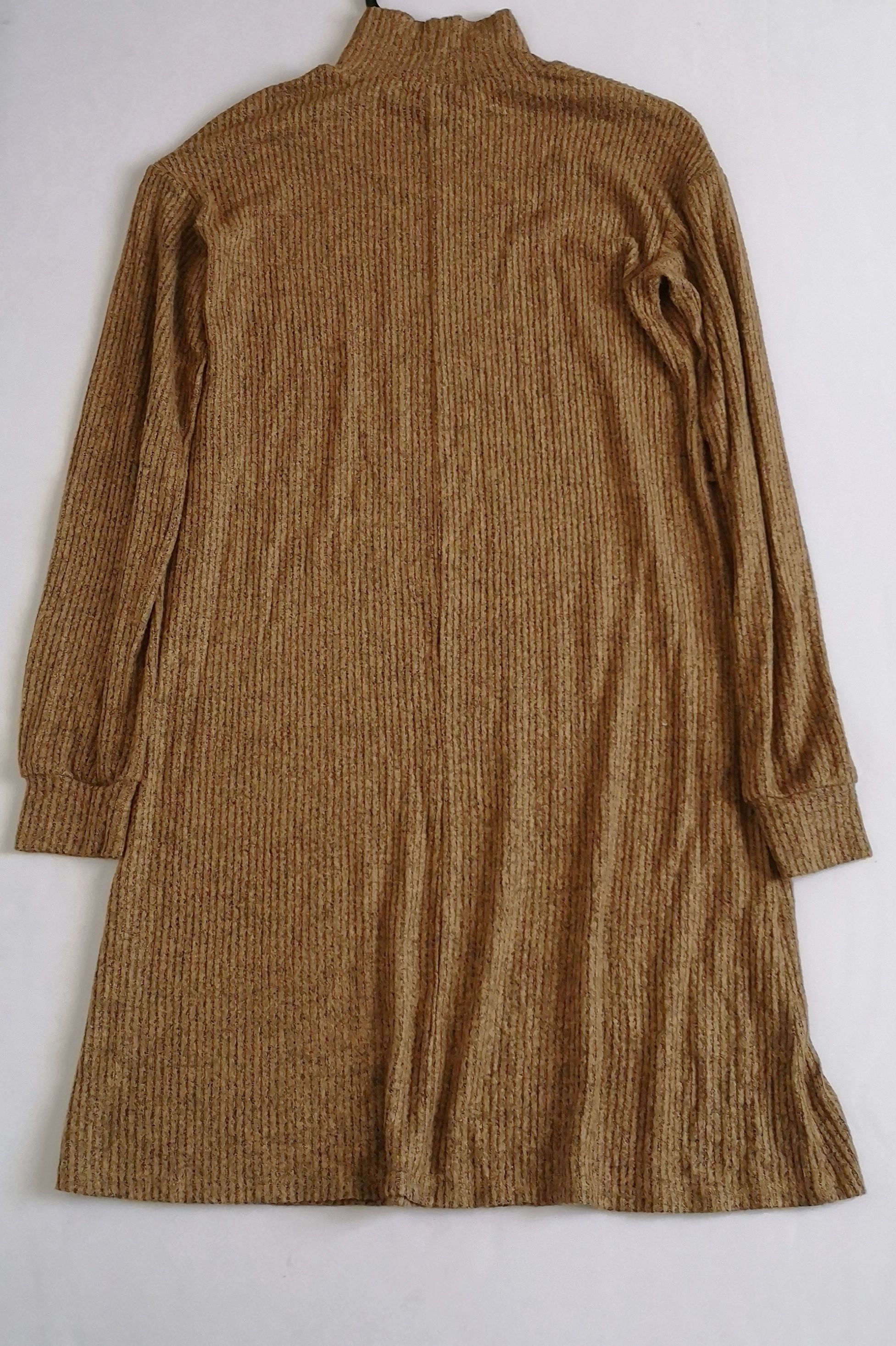 Vestido cuello cerrado incluye cincho