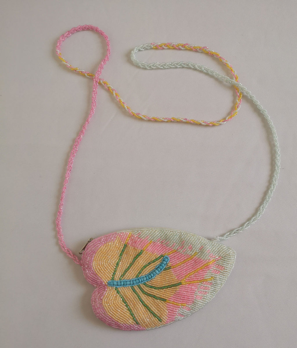 Cartera pequeña bordada de mostacilla