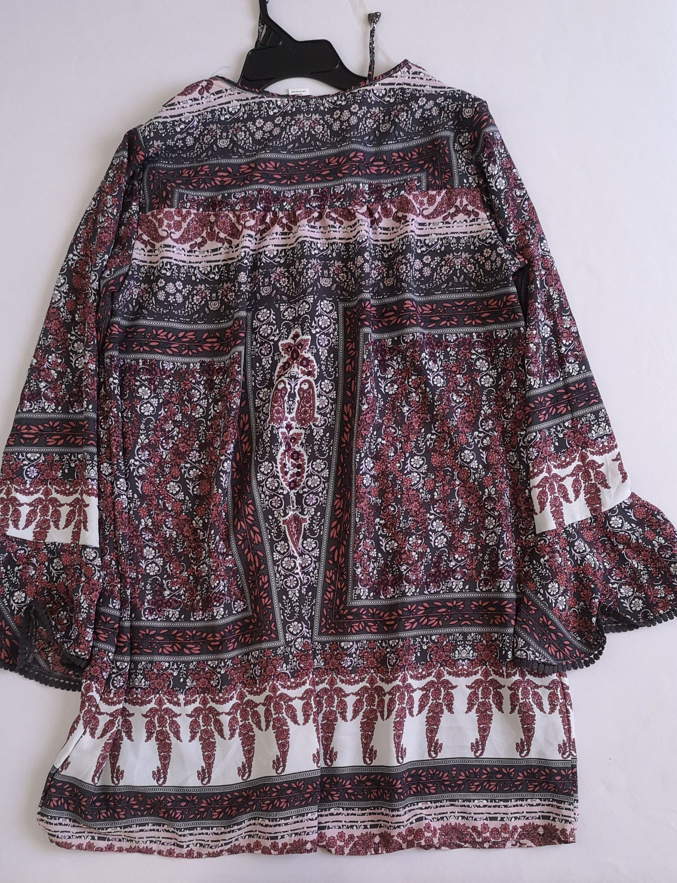 Vestido con cintas adelante