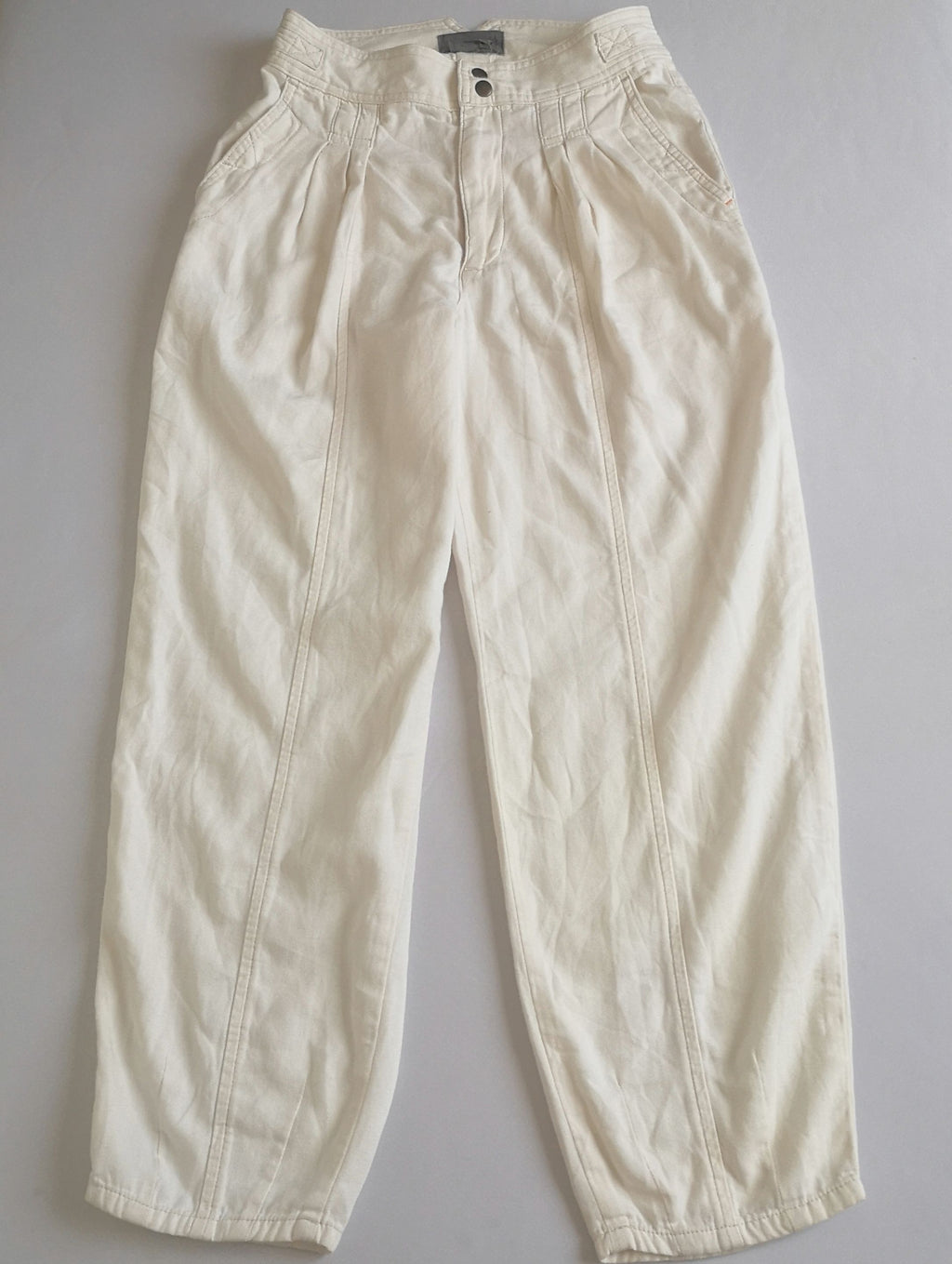 Pantalón slouchy cintura alta y crop top tejido