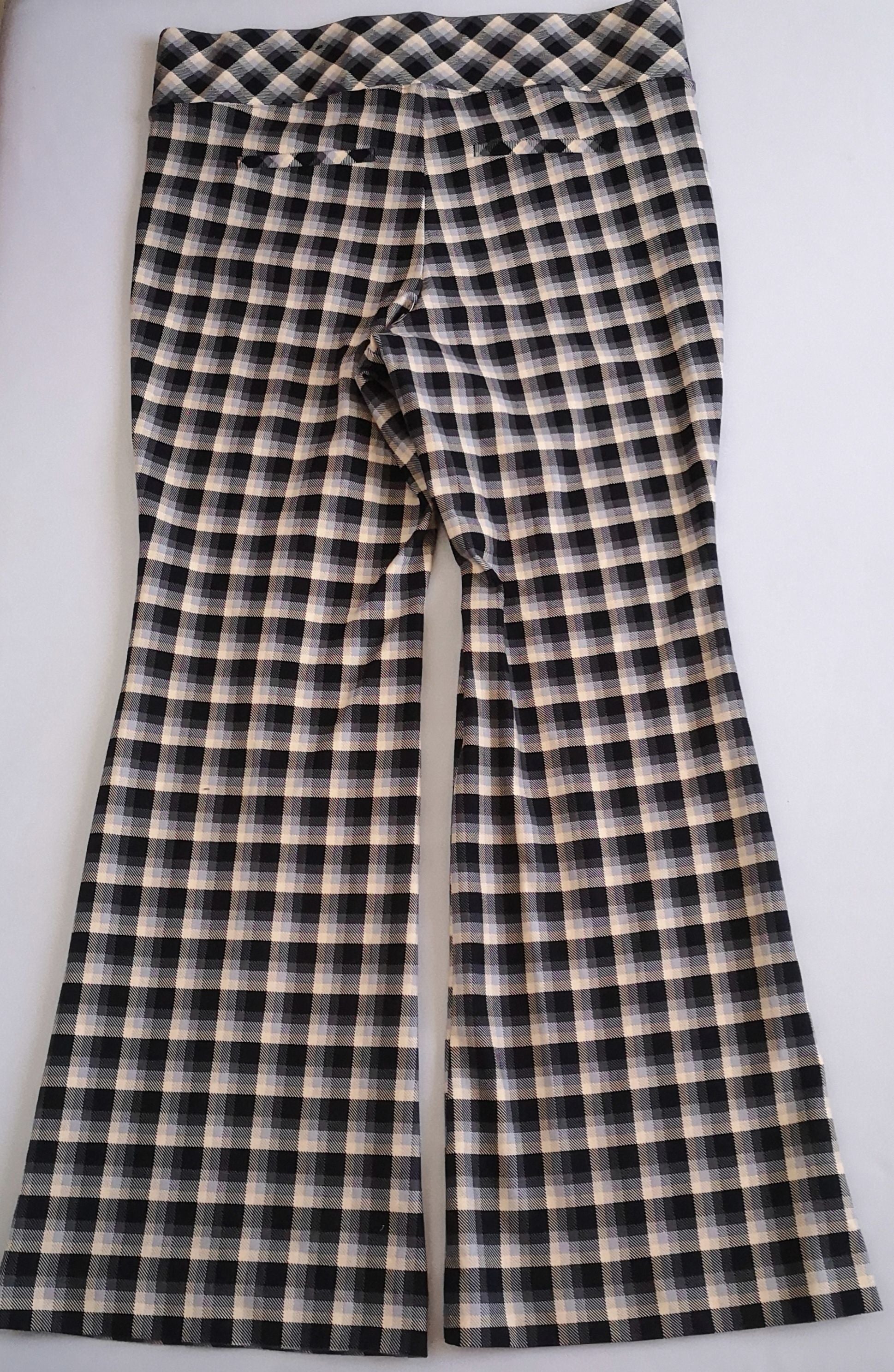 Pantalón campana y blusa con botones a un lado 💙