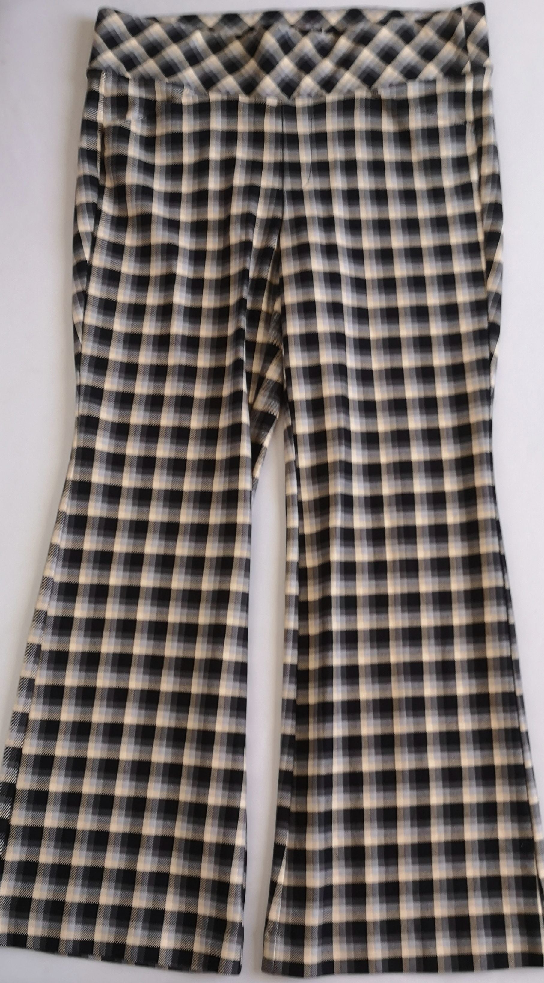 Pantalón campana y blusa con botones a un lado 💙