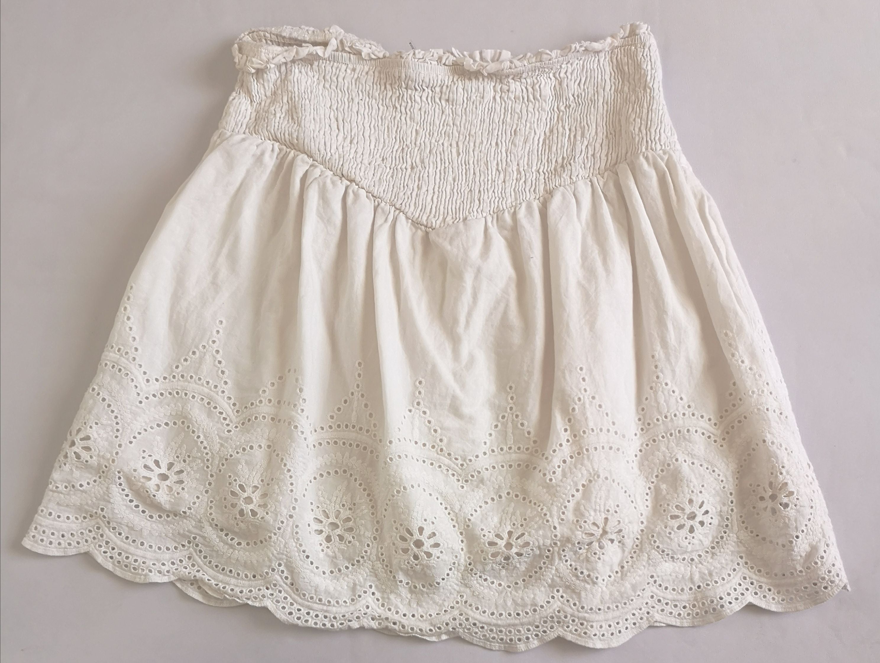 Blusa tela suave y falda bordada de abajo ❤️
