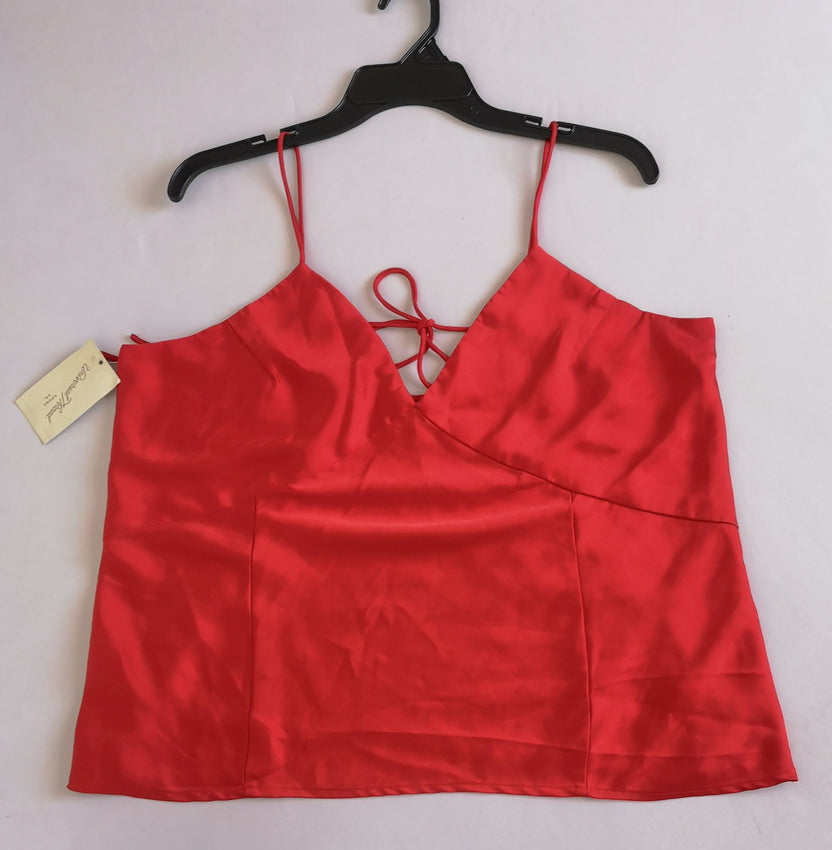 Blusa de tirantes nueva con pantalón tela suave