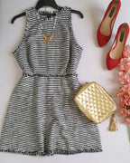 Vestido sin mangas incluye collar