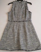 Vestido sin mangas incluye collar