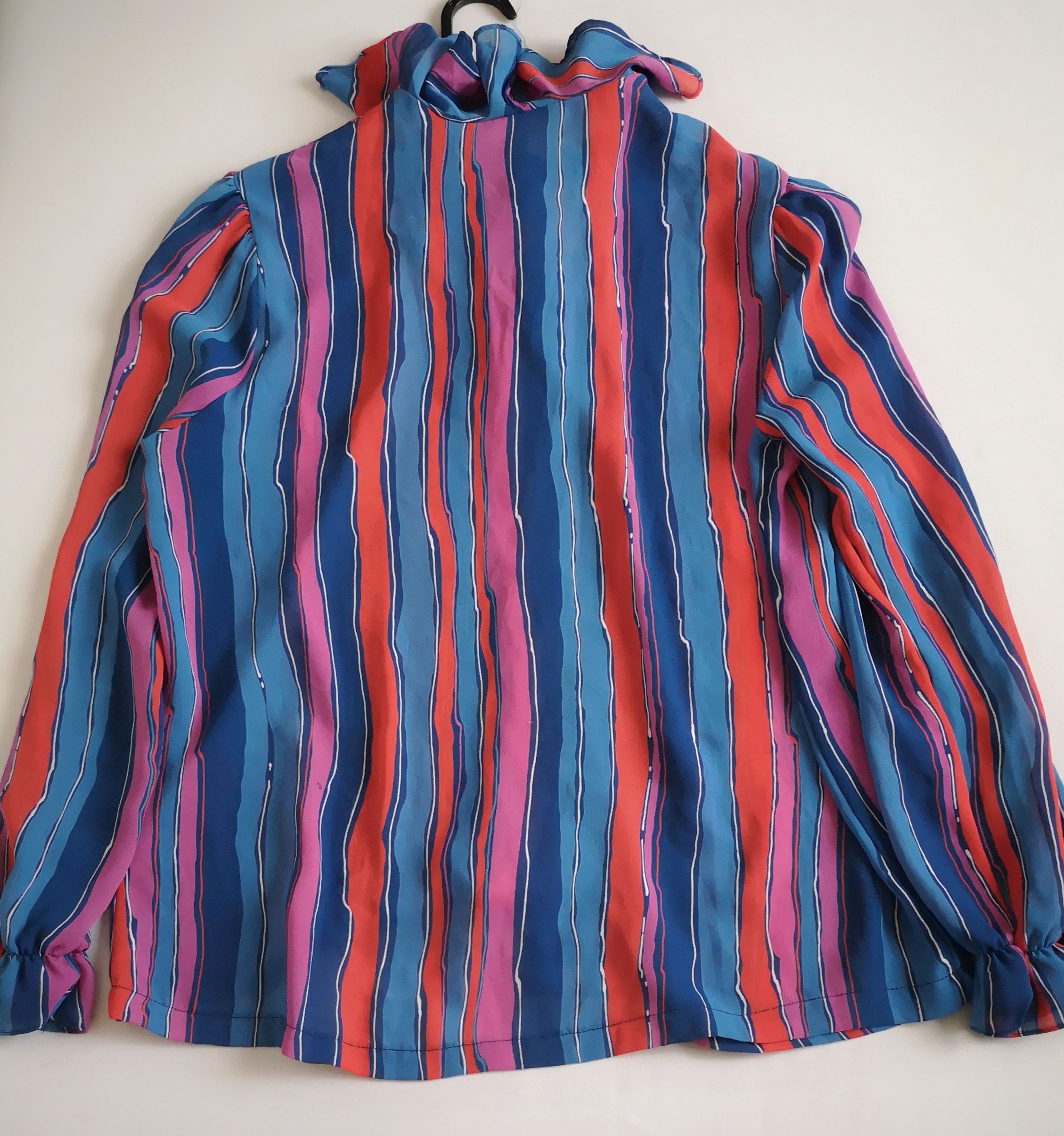 Blusa de chifon con pantalón corte recto ⚓