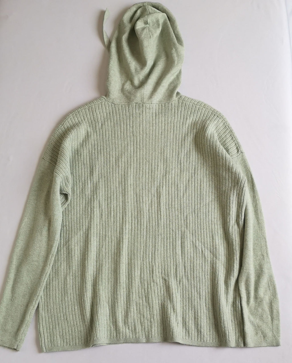 Suéter con gorro