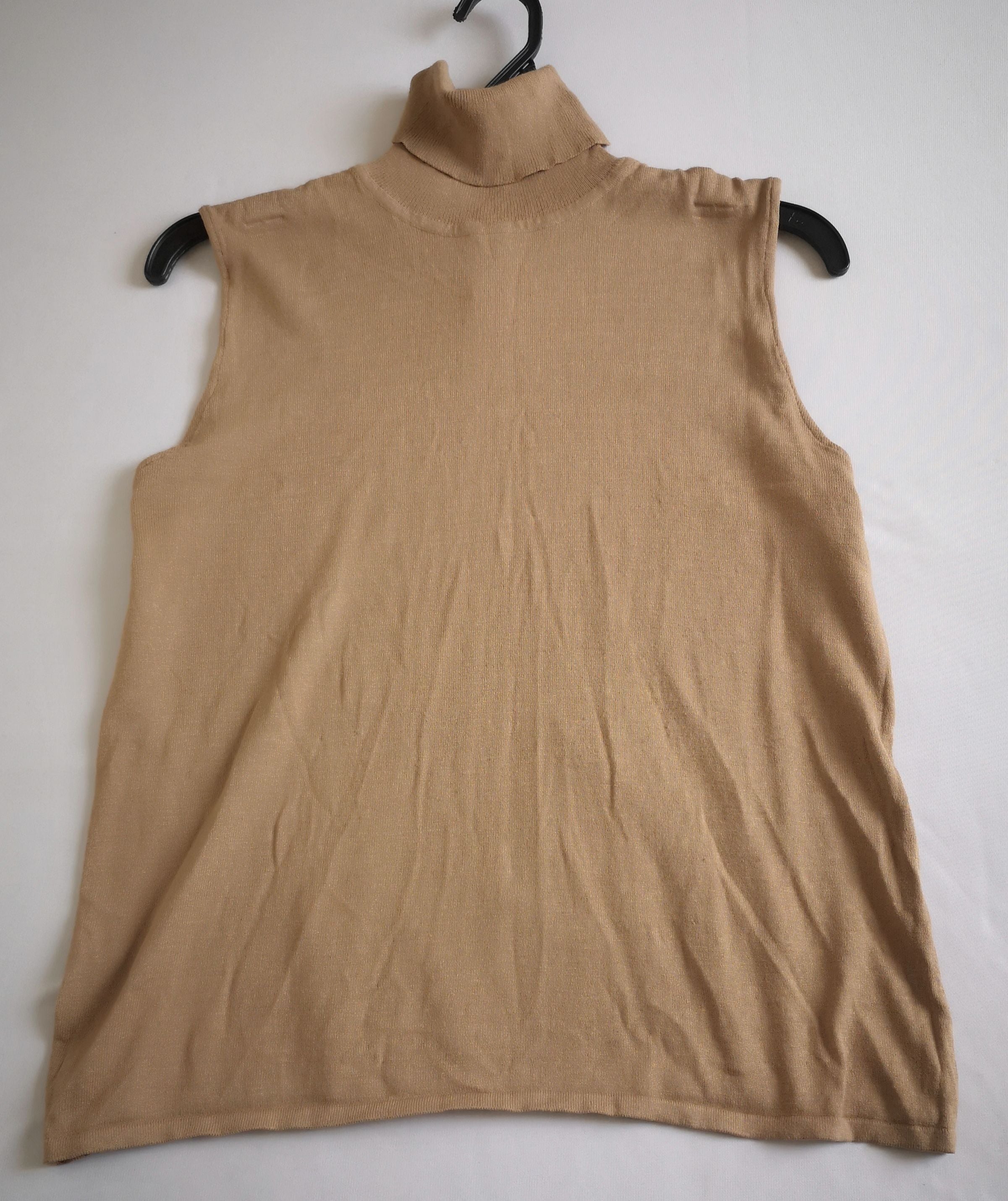 Blusa cuello alto con Pantalón tipo cargo ⚓