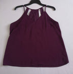 Falda asimétrica y blusa cuello en v ⚓