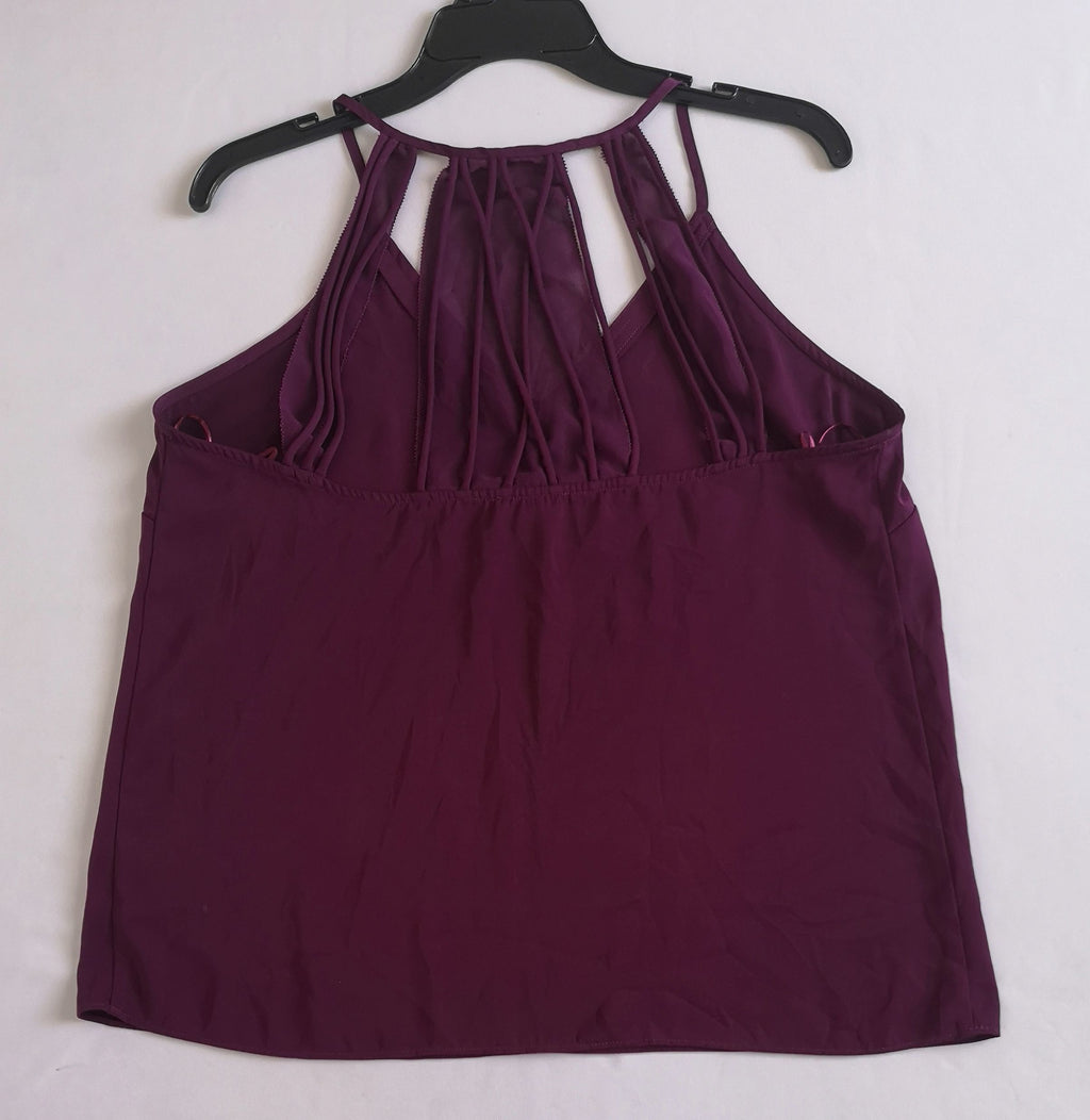 Falda asimétrica y blusa cuello en v ⚓