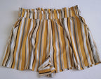 Short tela suave y blusa con nudo atrás