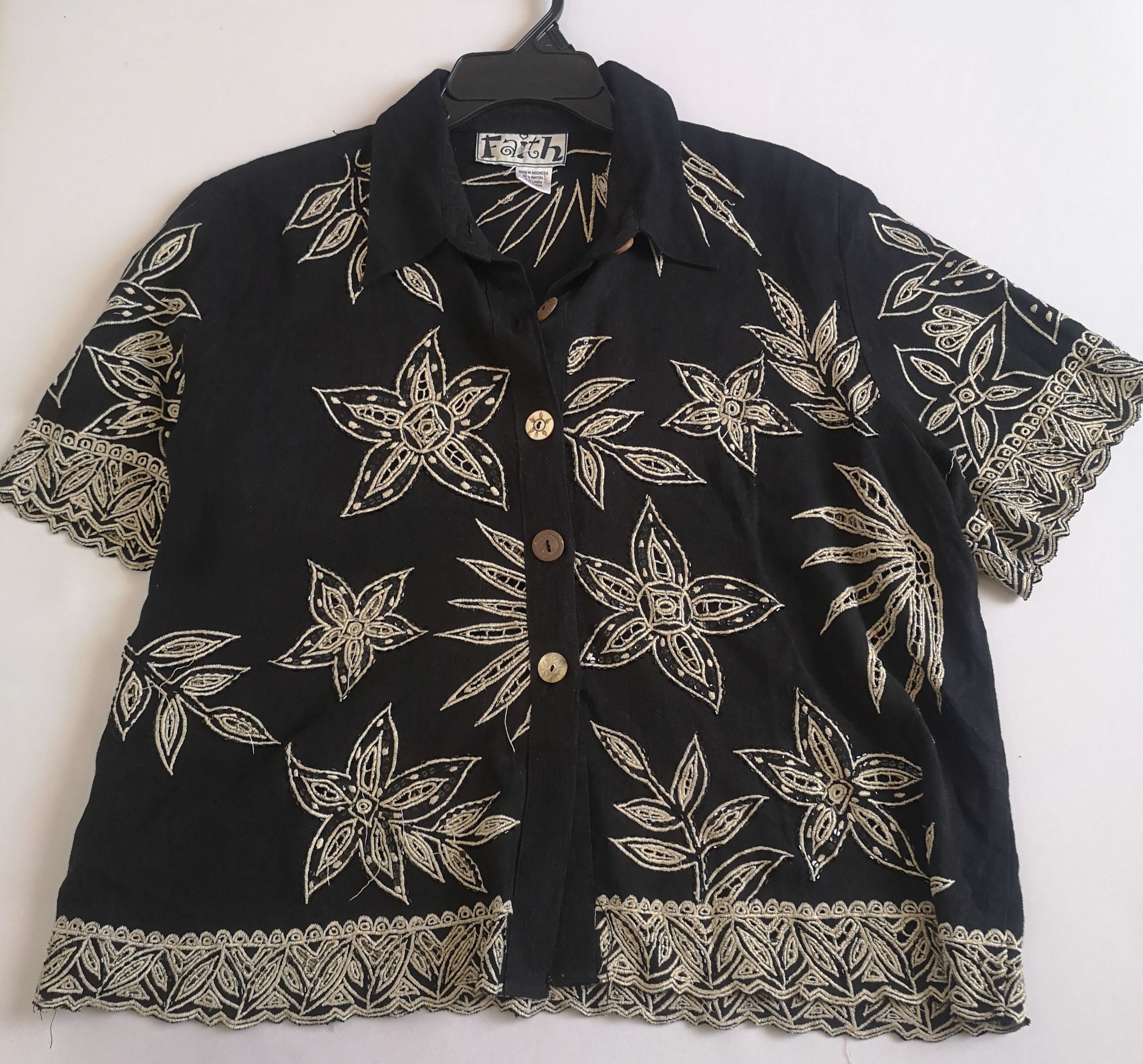 Blusa de lino bordada