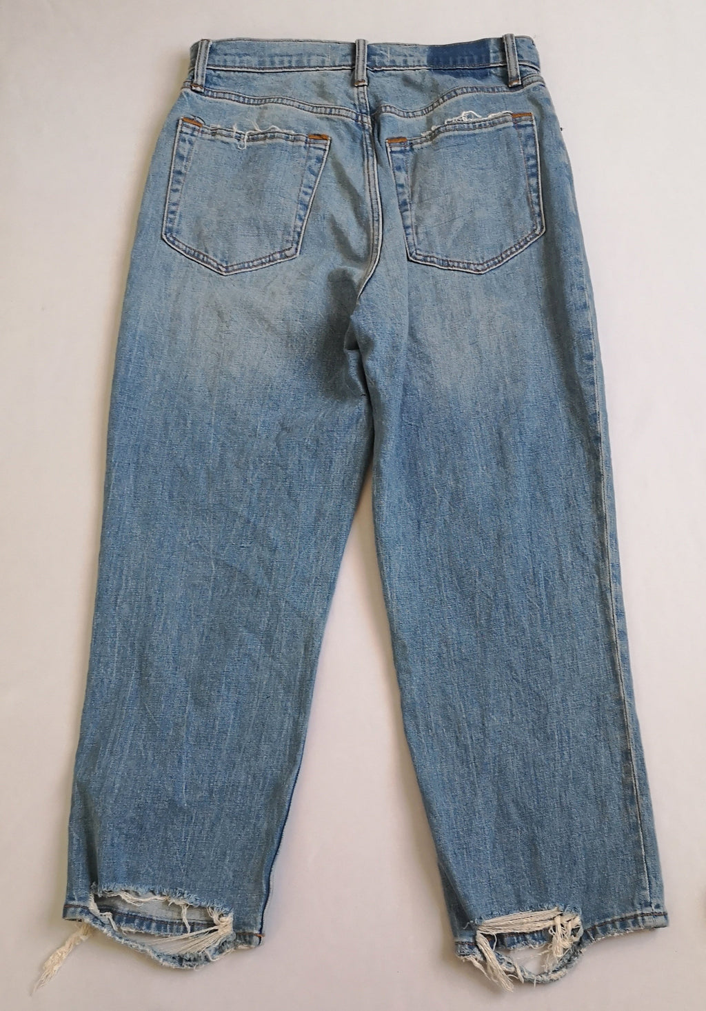 Jeans Straigth cintura  alta con blusa bordada