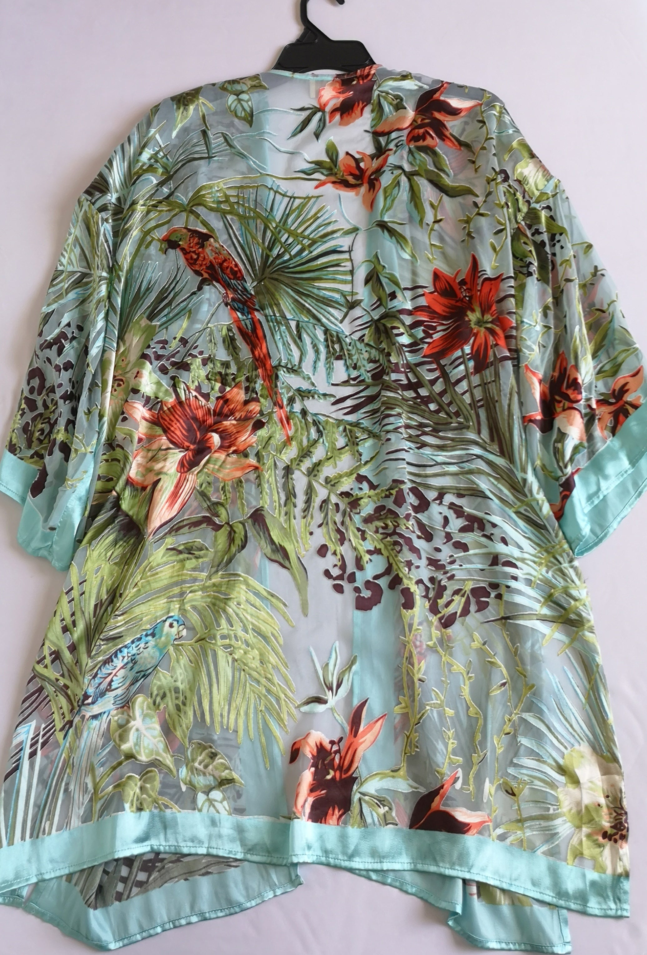 Kimono abierto de los lados y vestido strapless ⚓