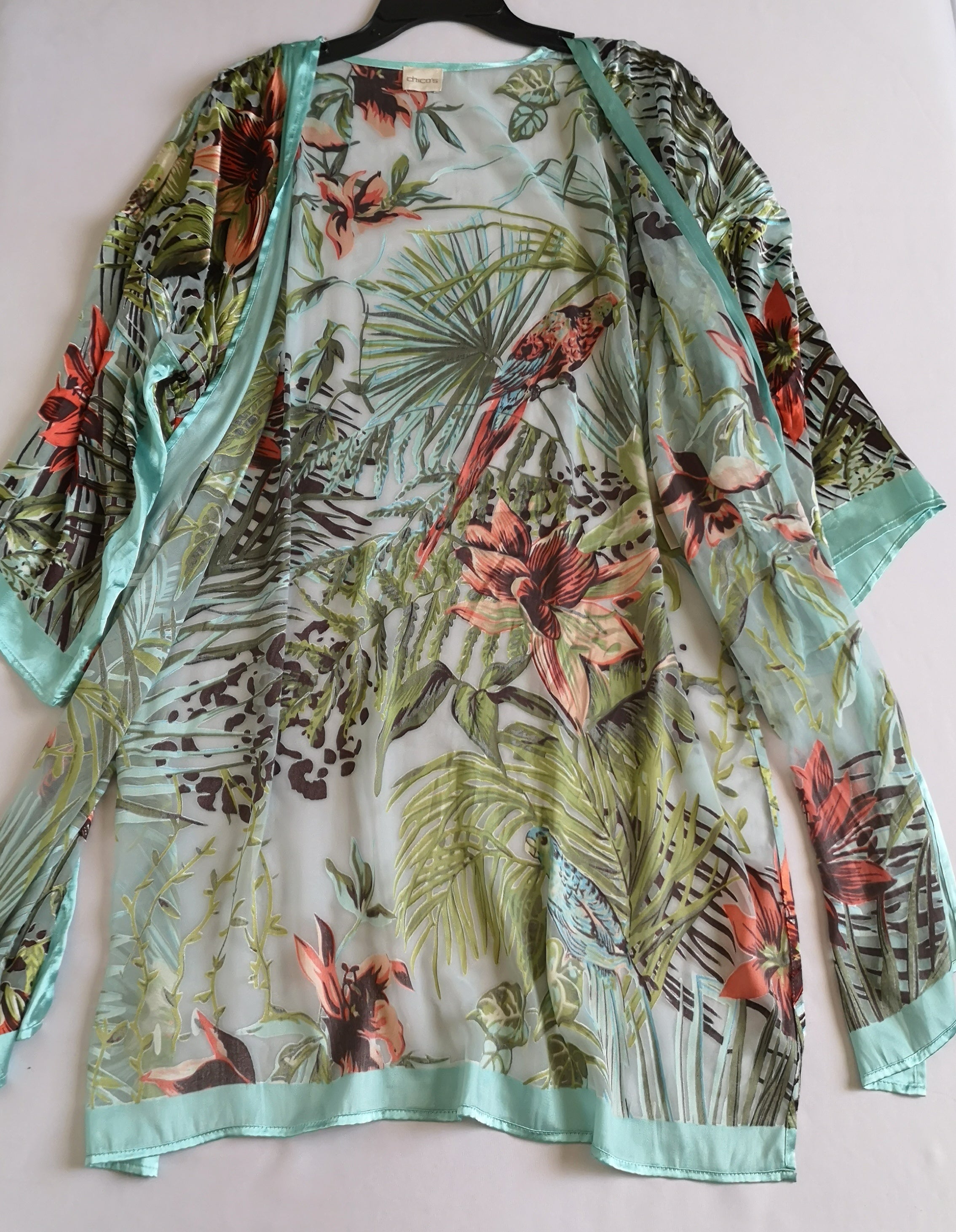 Kimono abierto de los lados y vestido strapless ⚓