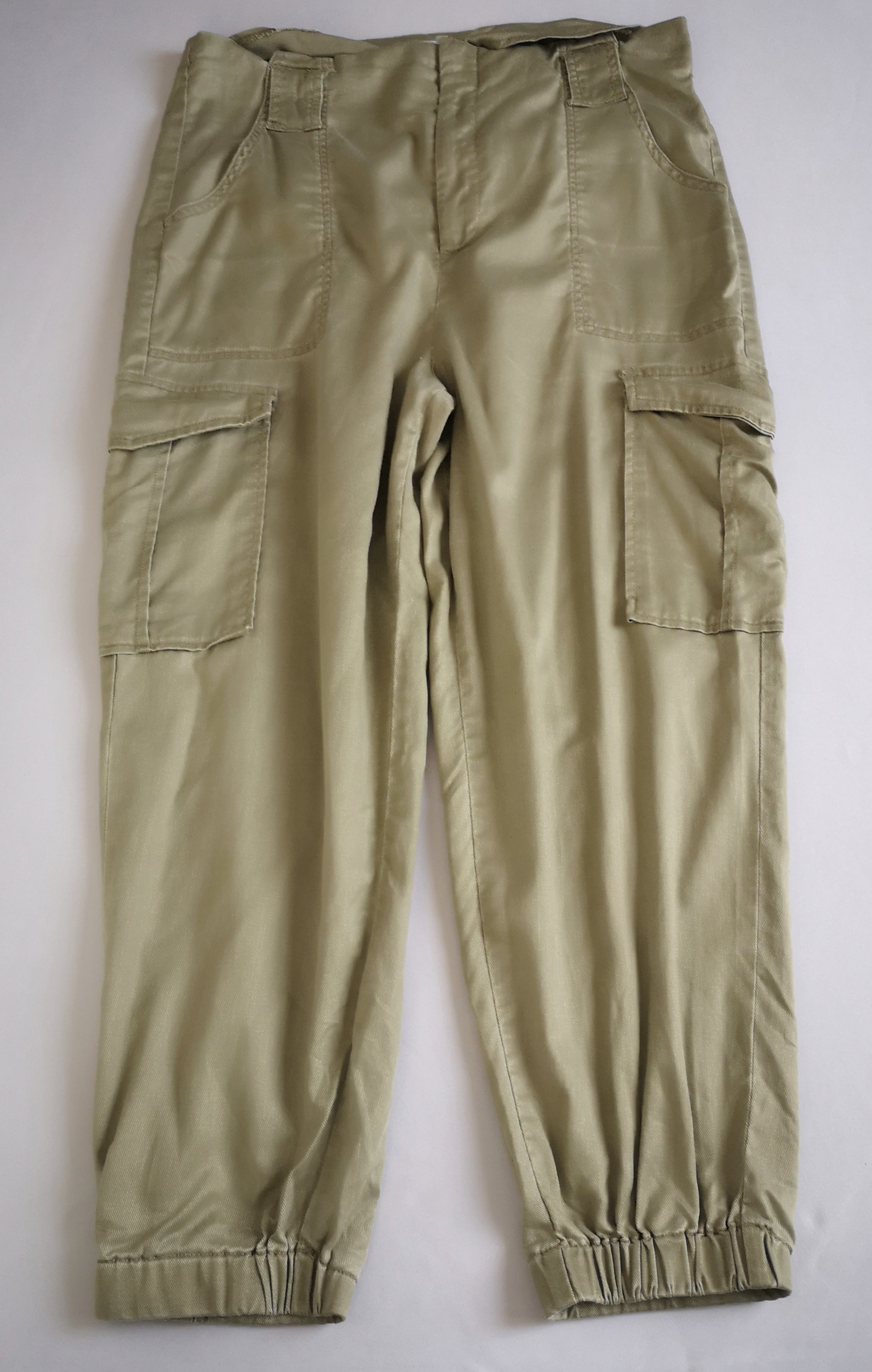 Blusa manga corta con pantalón cargo