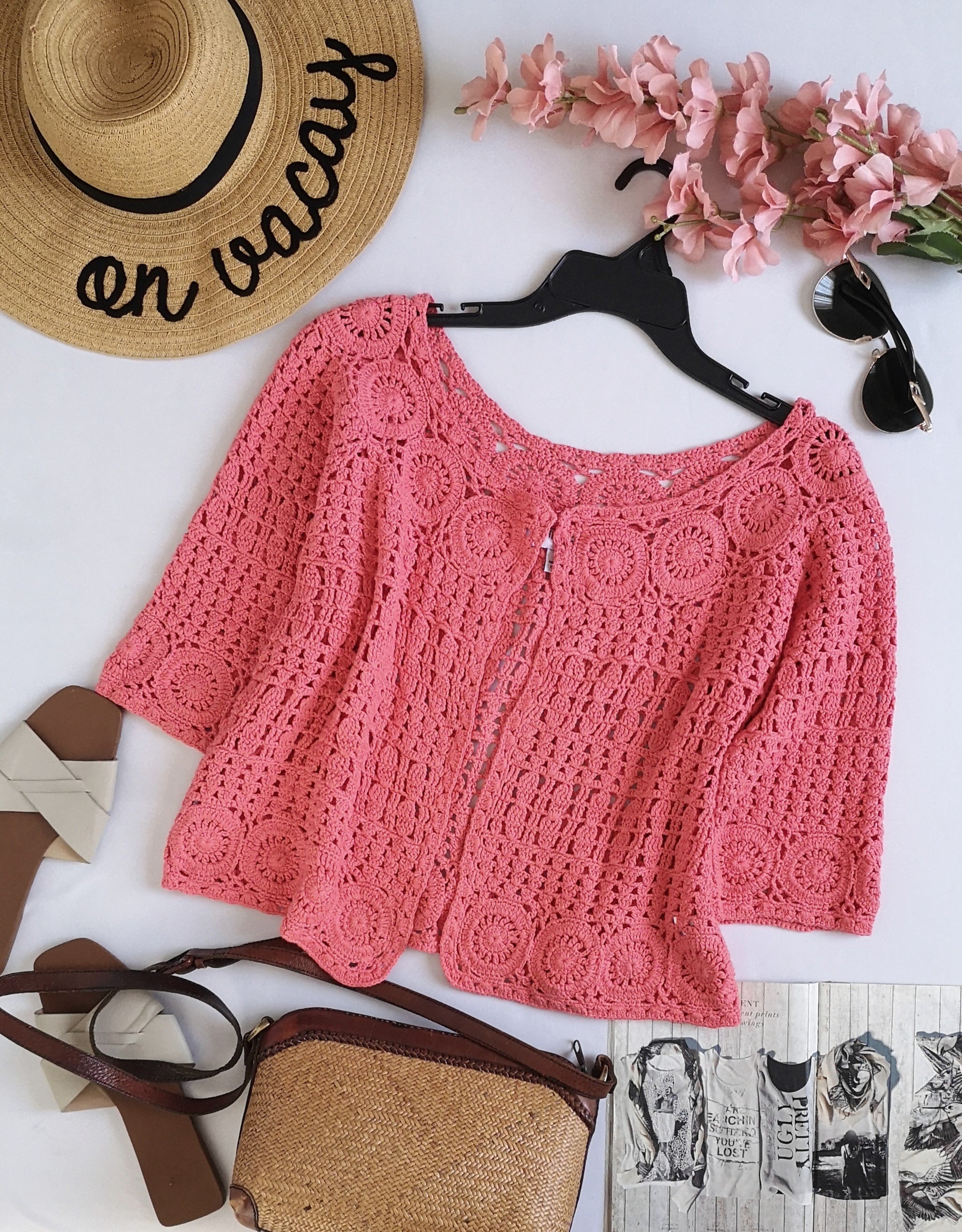 Cárdigan corta tipo crochet